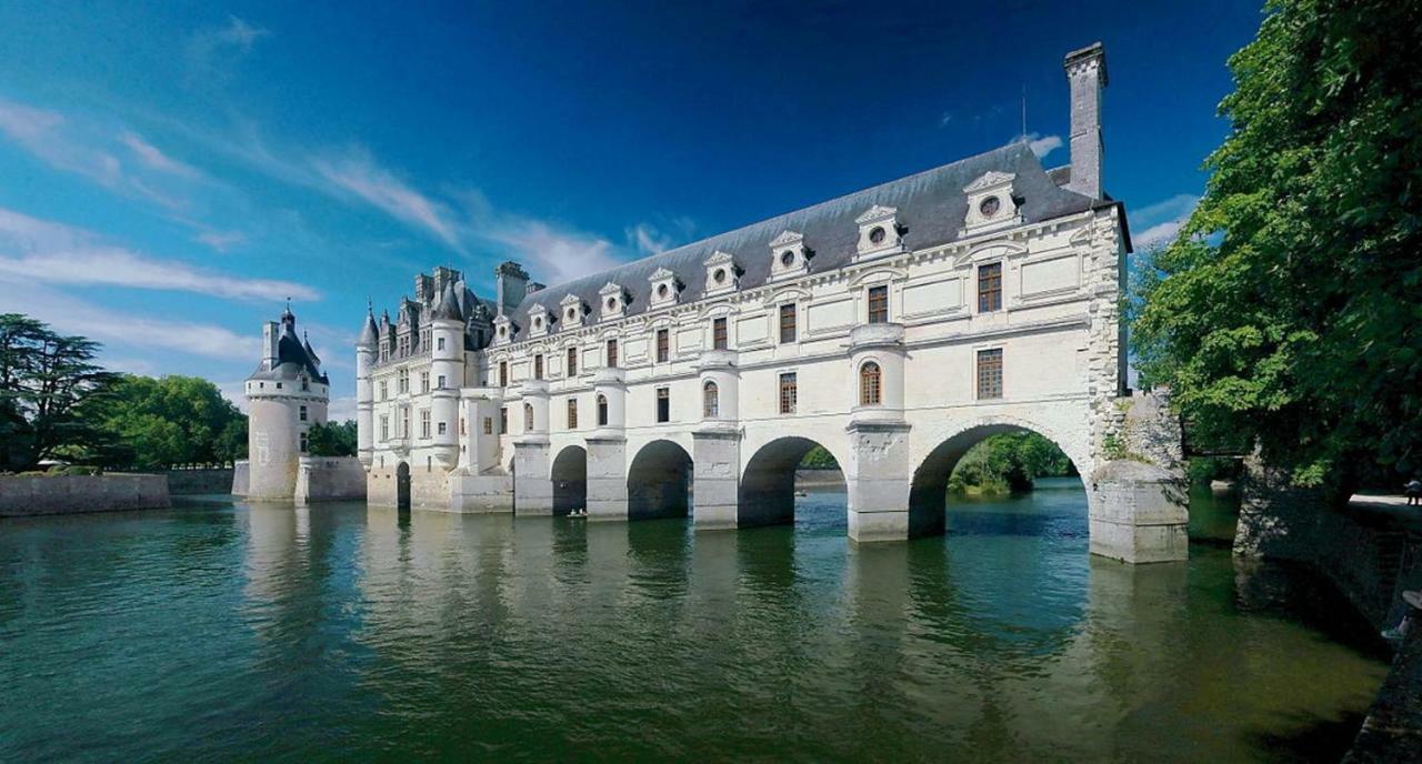 Camping De Montlouis-Sur-Loire Hotel Exterior photo